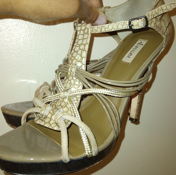 Devani Strappy Pumps with Croc Printed Heel Bone/Bone Leather Size 8.5 - Picture 5 of 5